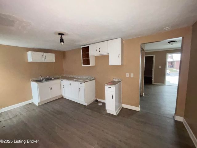 2306 Standard Ave, Louisville, KY 40210