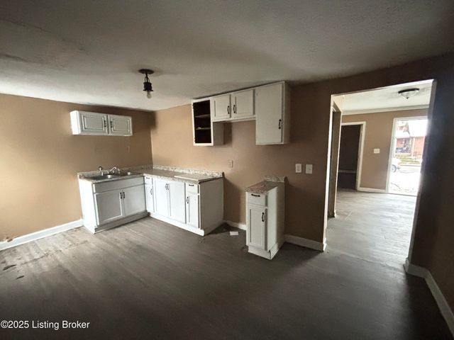 2306 Standard Ave, Louisville, KY 40210