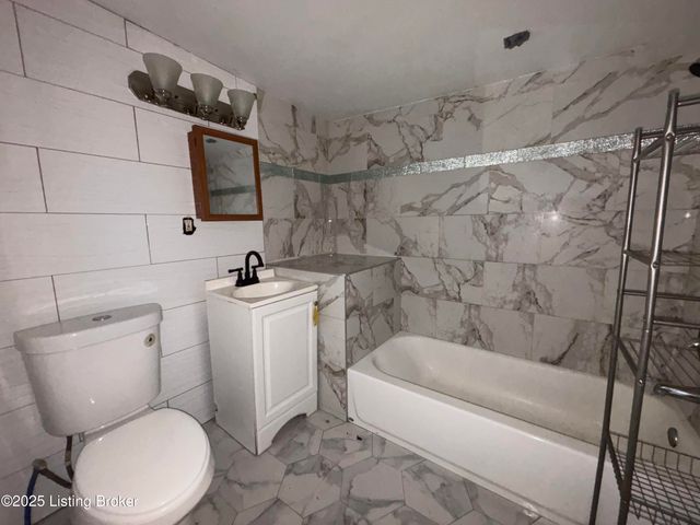 2306 Standard Ave, Louisville, KY 40210