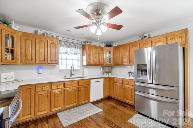 5507 Land Harbour Drive, Granite Falls, NC 28630
