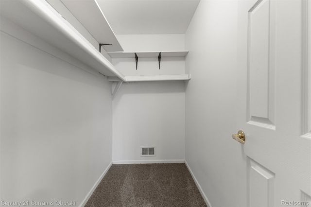 41 Parkplace W, Allen Park, MI 48101