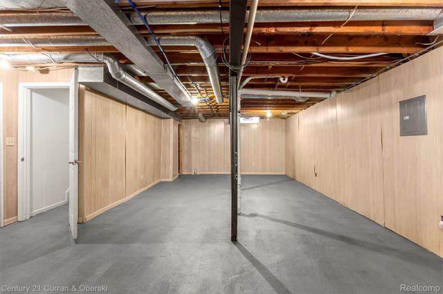 41 Parkplace W, Allen Park, MI 48101