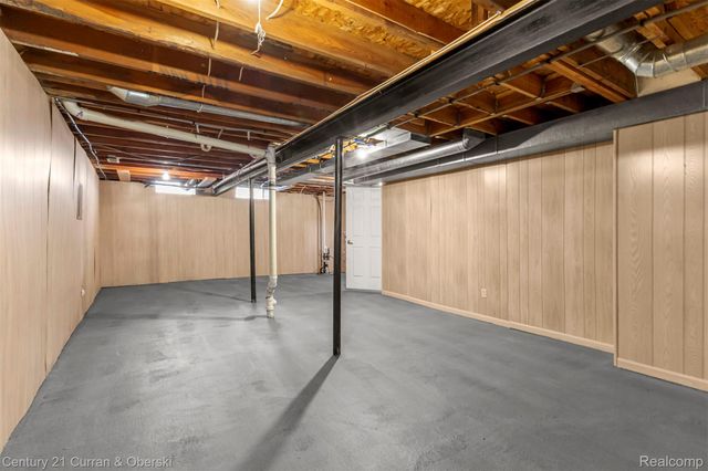 41 Parkplace W, Allen Park, MI 48101