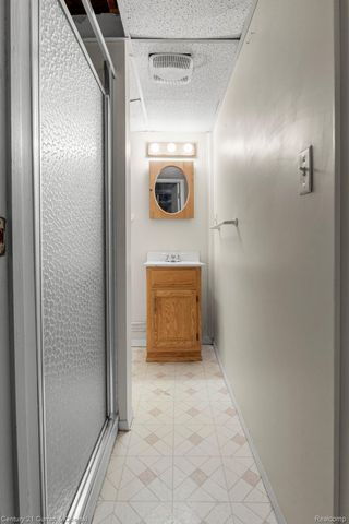 41 Parkplace W, Allen Park, MI 48101