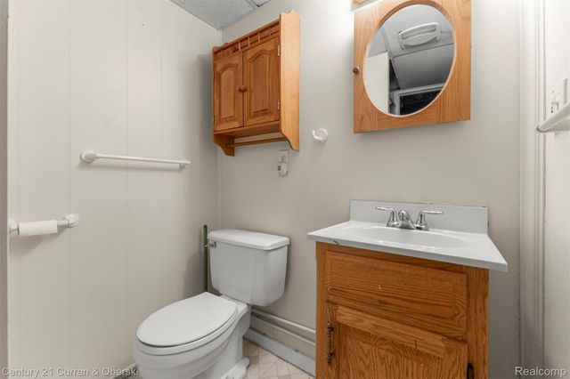 41 Parkplace W, Allen Park, MI 48101