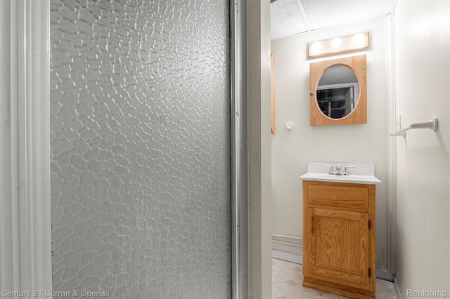 41 Parkplace W, Allen Park, MI 48101