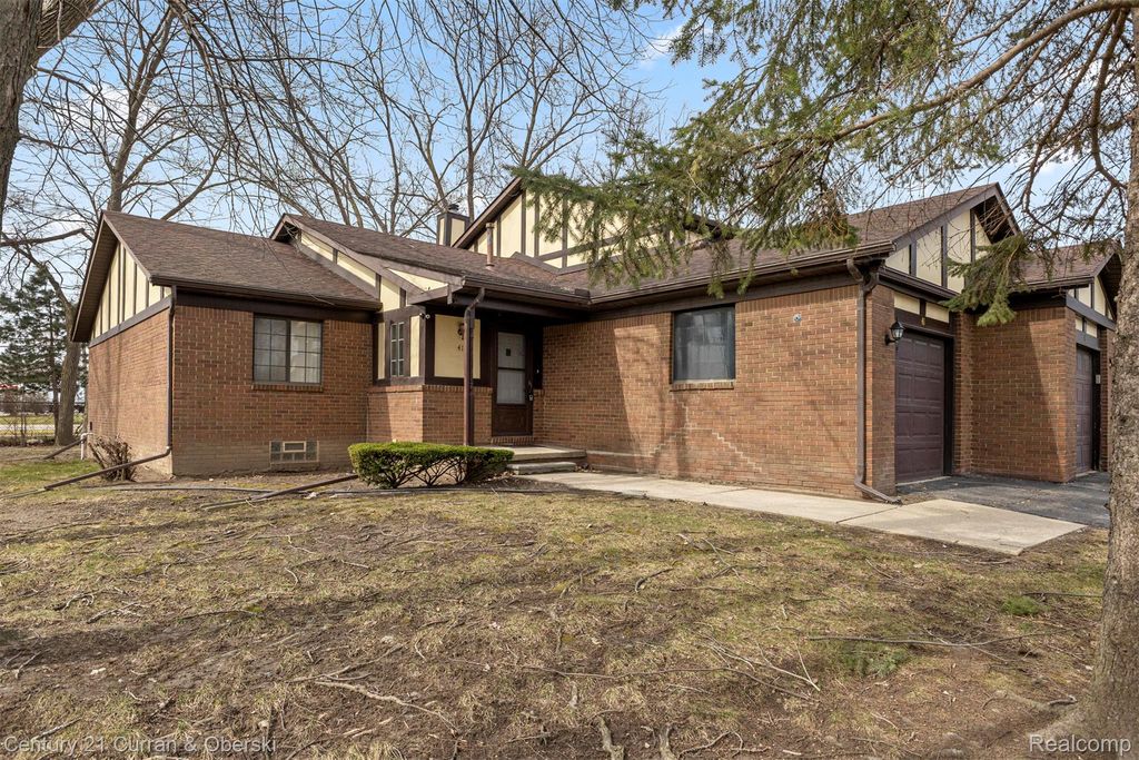 41 Parkplace W, Allen Park, MI 48101