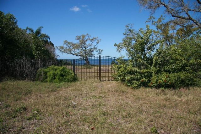 000 BLUFF BOULEVARD, Holiday, FL 34691