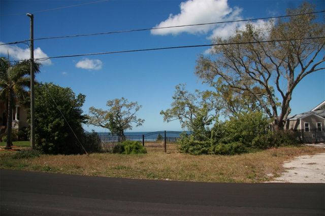 000 BLUFF BOULEVARD, Holiday, FL 34691
