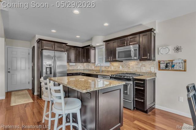 3812 Maiden Street, Waterford, MI 48329