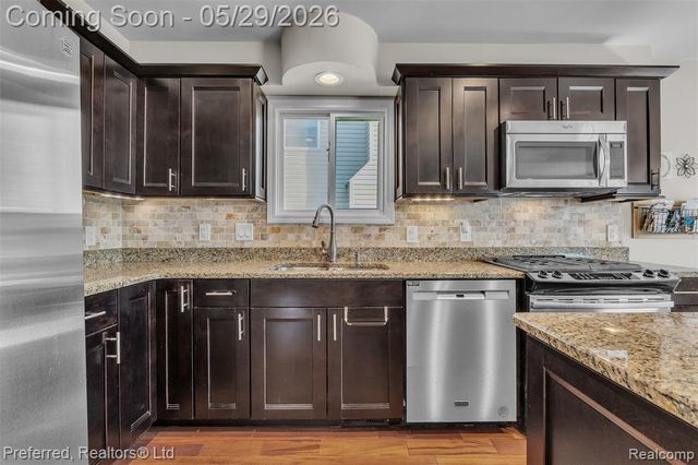 3812 Maiden Street, Waterford, MI 48329