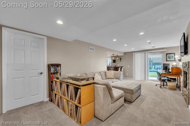 3812 Maiden Street, Waterford, MI 48329
