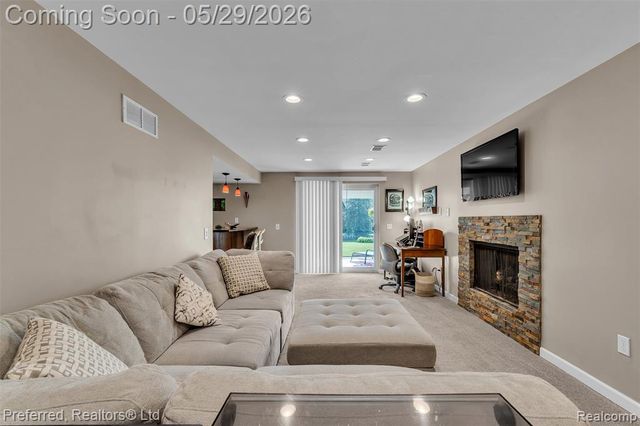 3812 Maiden Street, Waterford, MI 48329