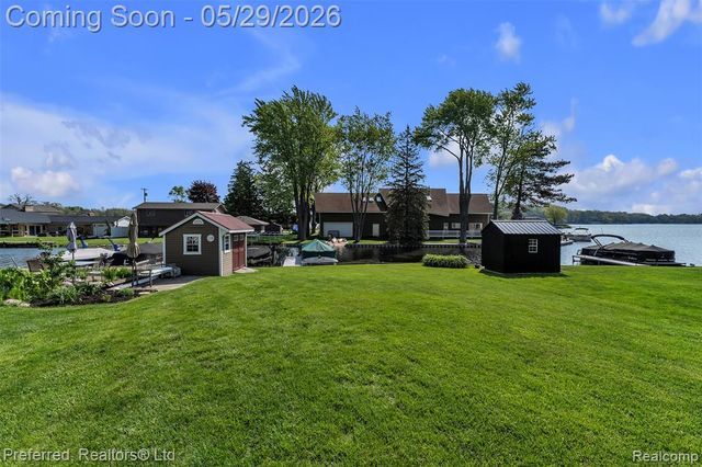 3812 Maiden Street, Waterford, MI 48329