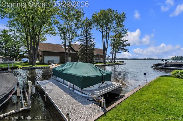 3812 Maiden Street, Waterford, MI 48329