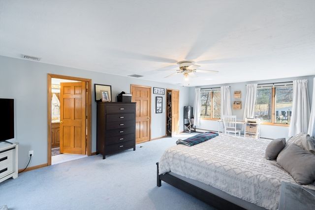 17 Park St, Mendon, MA 01756