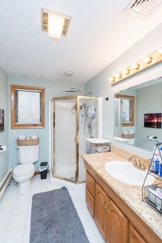 17 Park St, Mendon, MA 01756