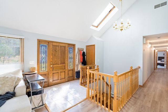 17 Park St, Mendon, MA 01756