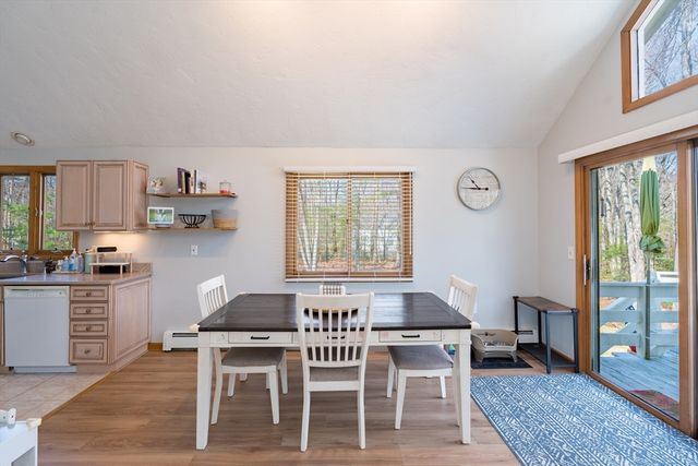 17 Park St, Mendon, MA 01756