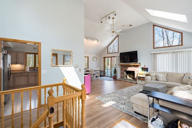 17 Park St, Mendon, MA 01756