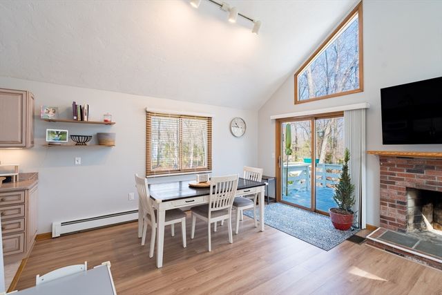 17 Park St, Mendon, MA 01756