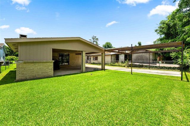 1323 Sally Mae Street, Lake Charles, LA 70601