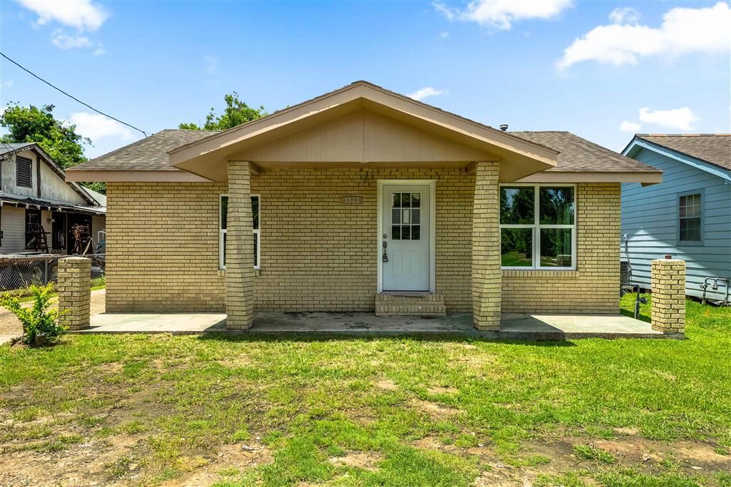 1323 Sally Mae Street, Lake Charles, LA 70601