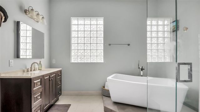 5252 NW 51st Street, Coconut Creek, FL 33073