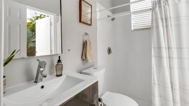 5252 NW 51st Street, Coconut Creek, FL 33073