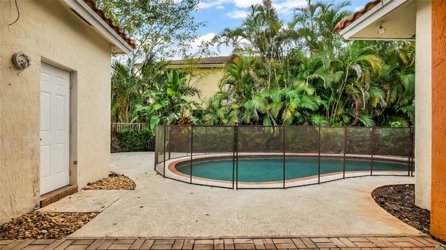 5252 NW 51st Street, Coconut Creek, FL 33073