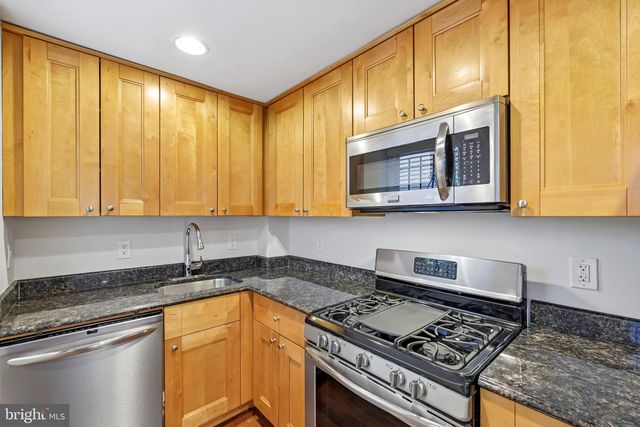 813 12TH ST NE, Washington, DC 20002