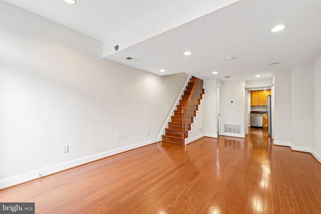 813 12TH ST NE, Washington, DC 20002