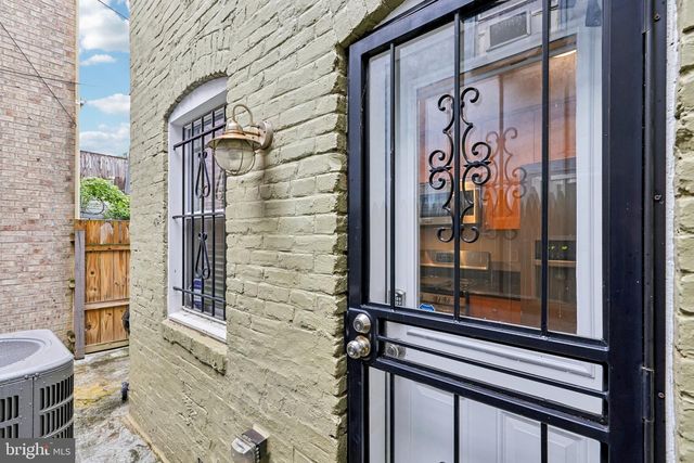 813 12TH ST NE, Washington, DC 20002