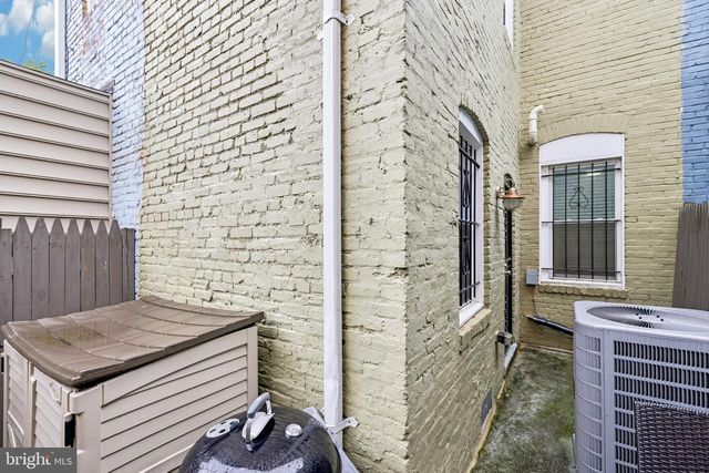 813 12TH ST NE, Washington, DC 20002