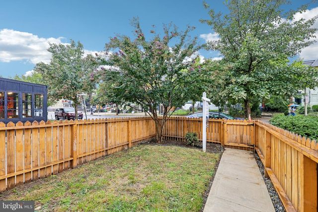 813 12TH ST NE, Washington, DC 20002