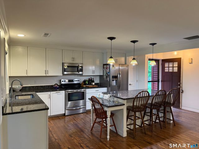 139 Hollister Way North 139, Glastonbury, CT 06033