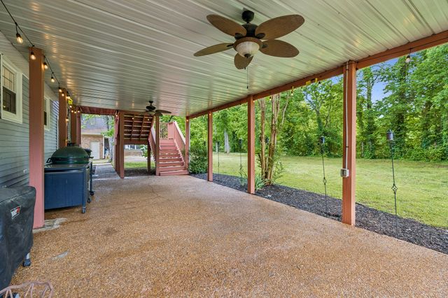 1305 Jewell Dr, Columbia, TN 38401