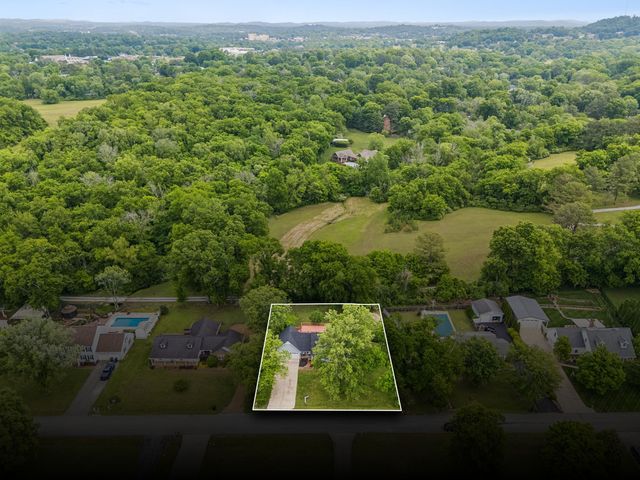 1305 Jewell Dr, Columbia, TN 38401