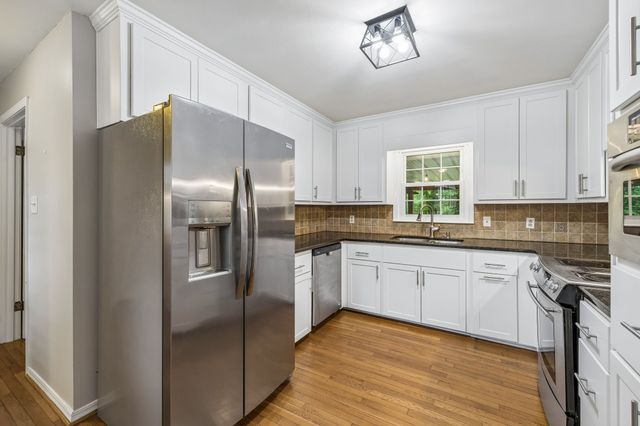 1305 Jewell Dr, Columbia, TN 38401