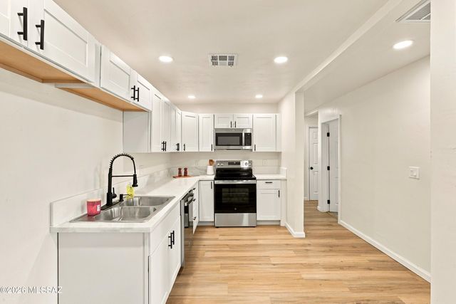 5525 E 24th Street, Tucson, AZ 85711