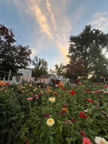 420 Oakhurst Avenue, Kalamazoo, MI 49001