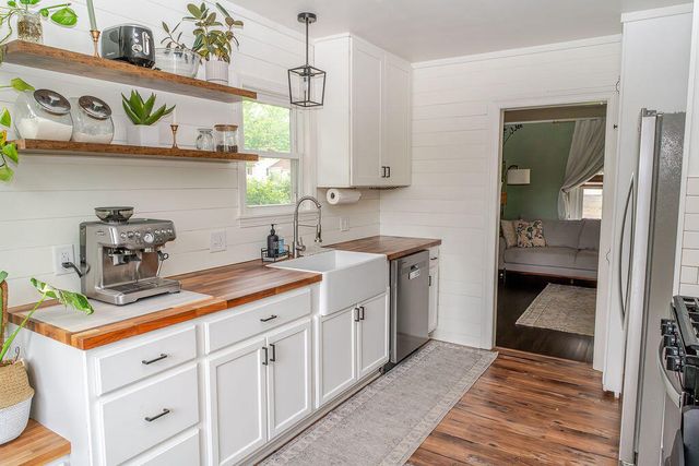 420 Oakhurst Avenue, Kalamazoo, MI 49001