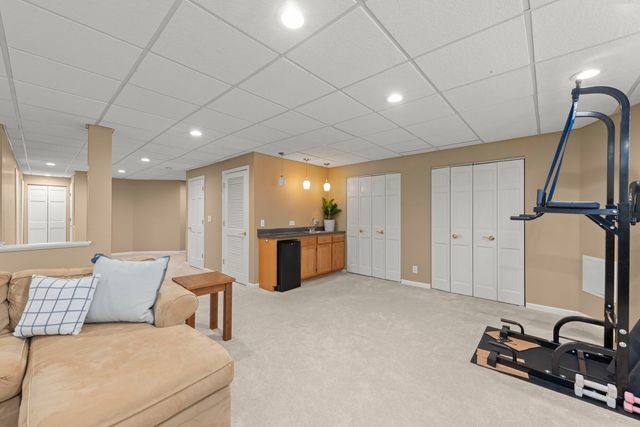 26W172 Klein Creek Drive, Winfield, IL 60190