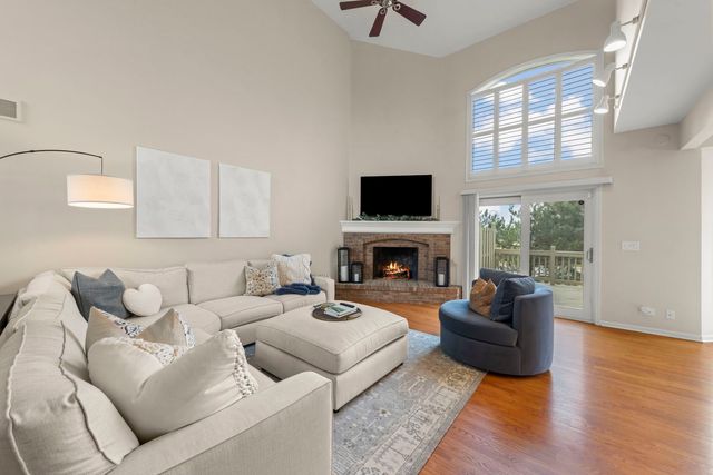 26W172 Klein Creek Drive, Winfield, IL 60190