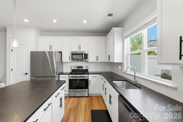 2037 Howell Creek Way, Charlotte, NC 28215