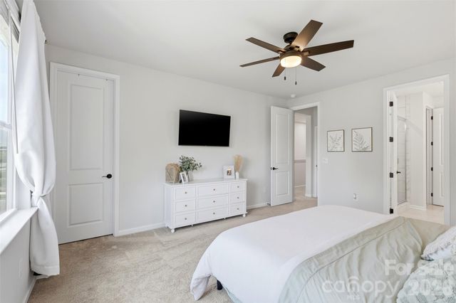 2037 Howell Creek Way, Charlotte, NC 28215