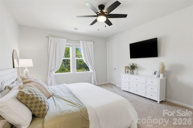 2037 Howell Creek Way, Charlotte, NC 28215