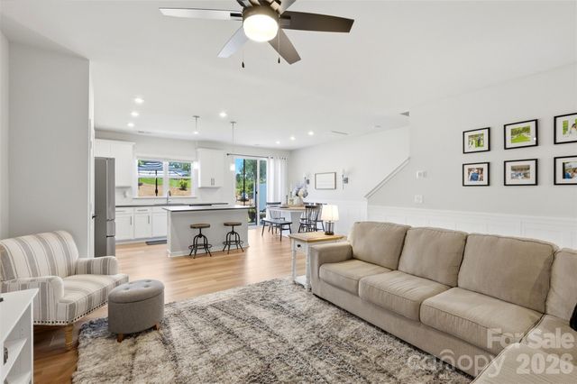 2037 Howell Creek Way, Charlotte, NC 28215