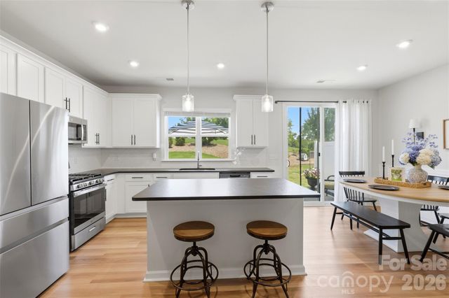 2037 Howell Creek Way, Charlotte, NC 28215