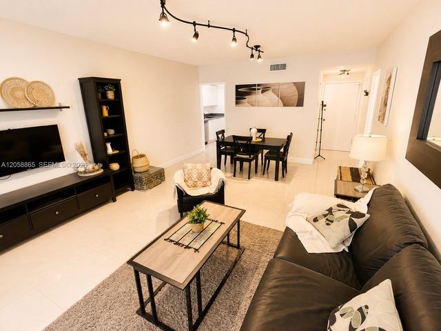3505 S Ocean Dr 411, Hollywood, FL 33019